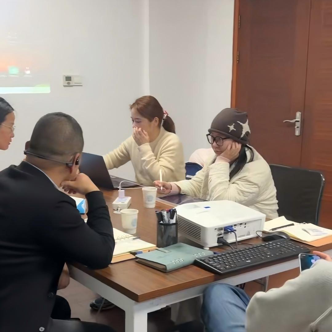 海曙工业品网络营销 / 江苏包装厂老客户来访，与奥凯谈又一年的全网营销合作